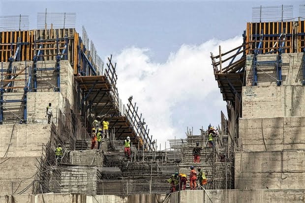 workers20build20the20grand20renaissance20dam20near20the20sudanese-ethiopian20border20in20march2020152028afp29-_0