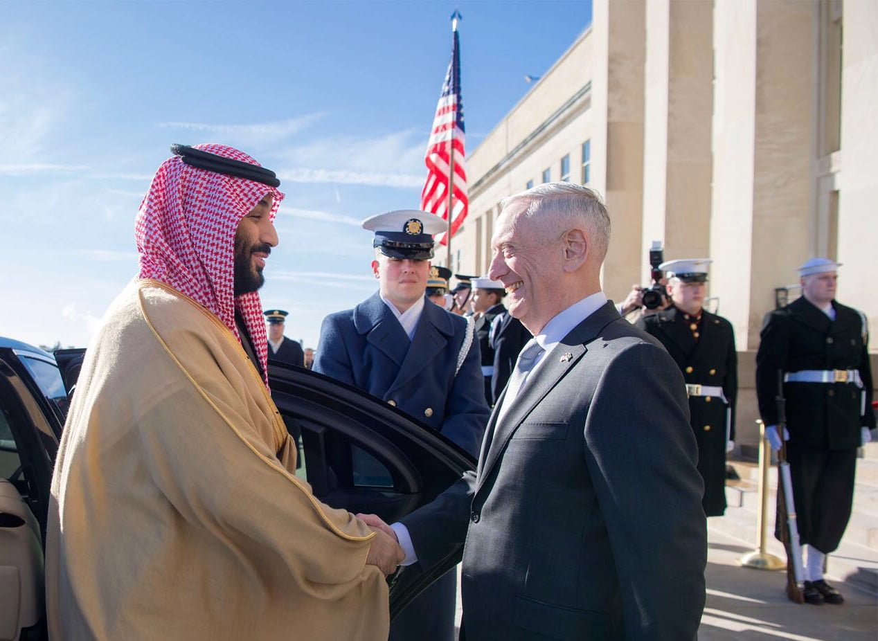 Crown Prince Mohammed bin Salman, left, shakes hands with US Secretary of Defence James Mattis at the Pentagon in Washington DC on March 22, 2018. Photo: AFP/ Saudi Royal Palace / Bandar al-Jaloud