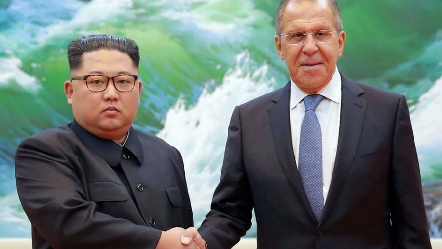 North Korean leader Kim Jong-un greets Russian Foreign Minister Sergei Lavrov in Pyongyang on June 1, 2018. Photo: AFP via KCNA and KNS