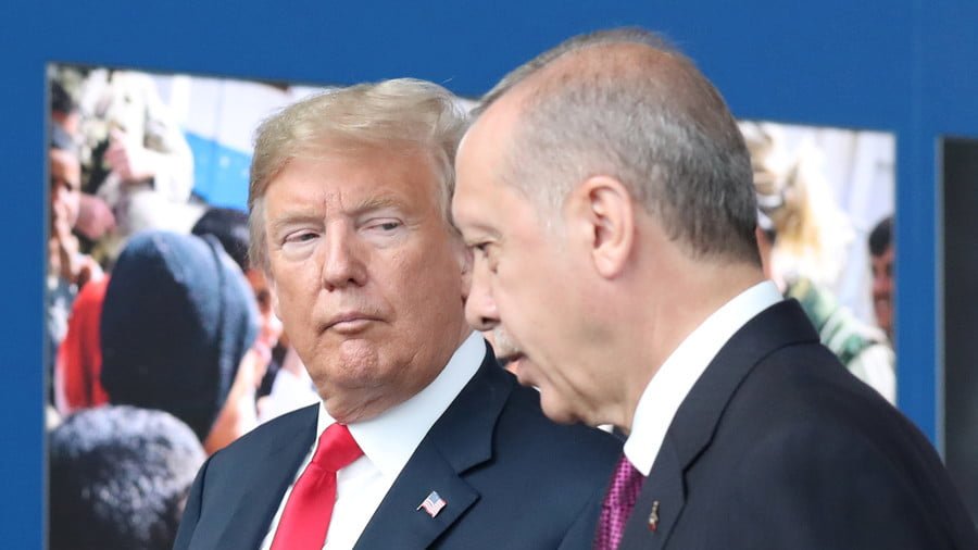 US President Donald Trump talks to Turkey’s President Recep Tayyip Erdogan © Reuters / Reuters