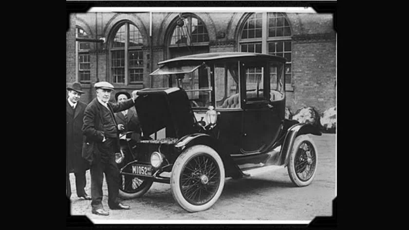 “The American Love Affair with the Automobile”: The Unspoken History of the Electric Car