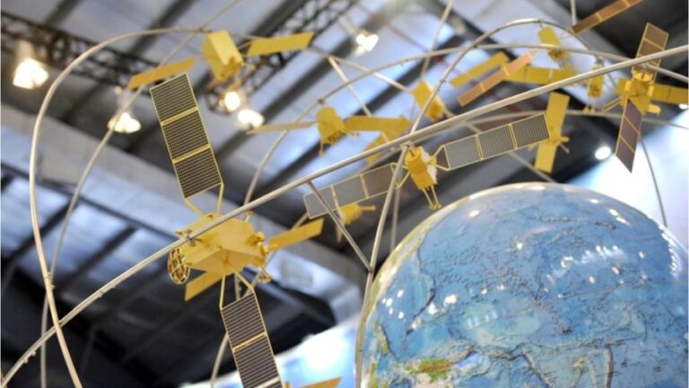 BeiDou Fully Armed to Guide China’s Phones and Missiles